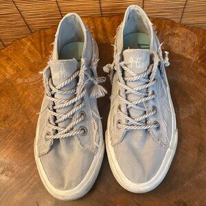 Earth by Blowfish Gray Beach Resortwear Tennis Shoes Size 7